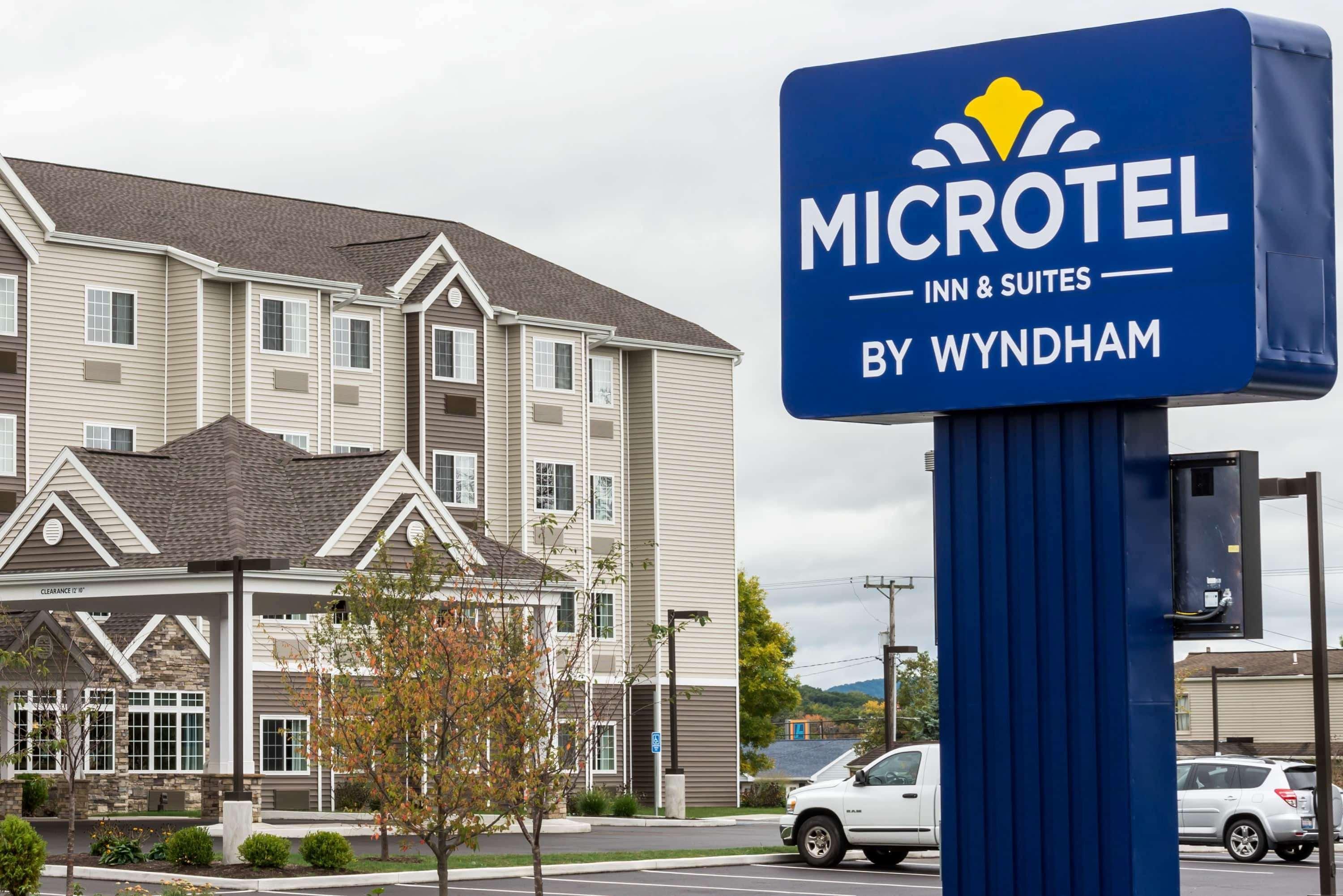 Microtel Inn & Suites By Wyndham Altoona Exterior photo